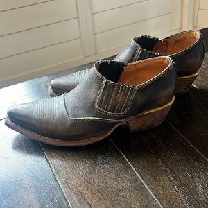 FreeBird Wyoming Short Ankle Cowboy Boots